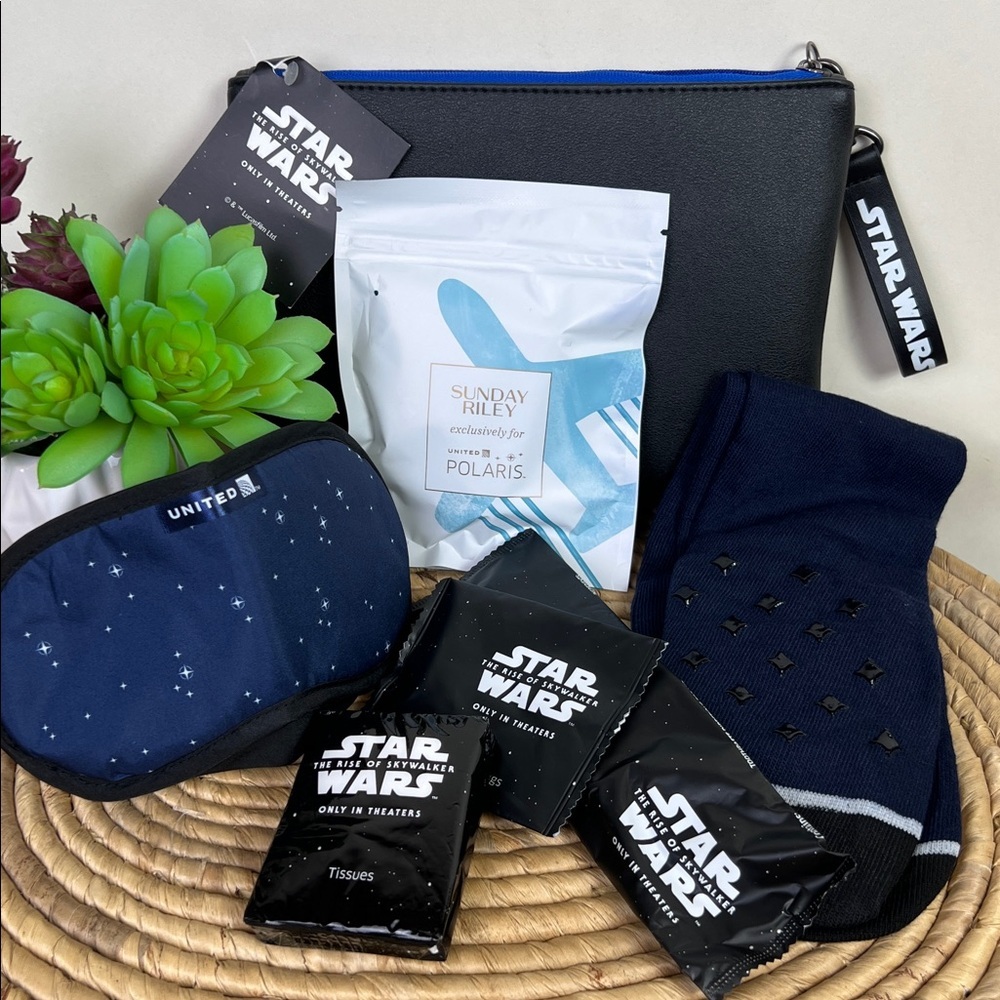NWT Star Wars x  United Airlines Airline Travel Amenity - Picture 5 of 5